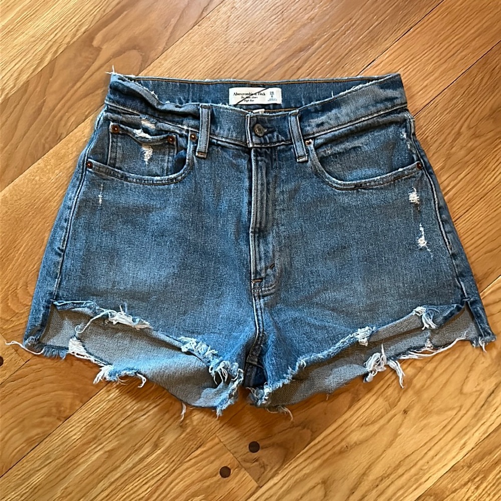 A&F - The high rise mom short